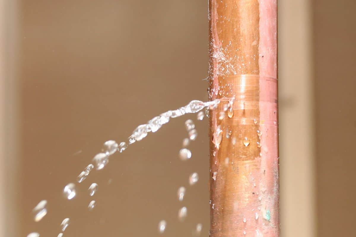 how to fix leak on copper pipe